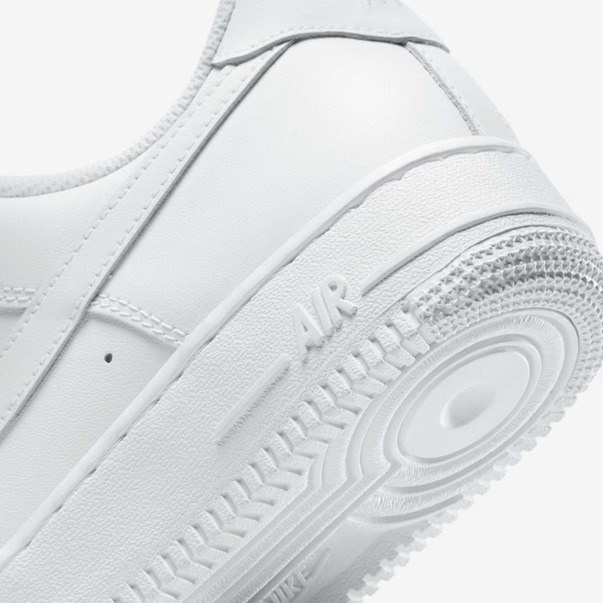 Baskets Air Force 1 '07 pour Femmes Triple White