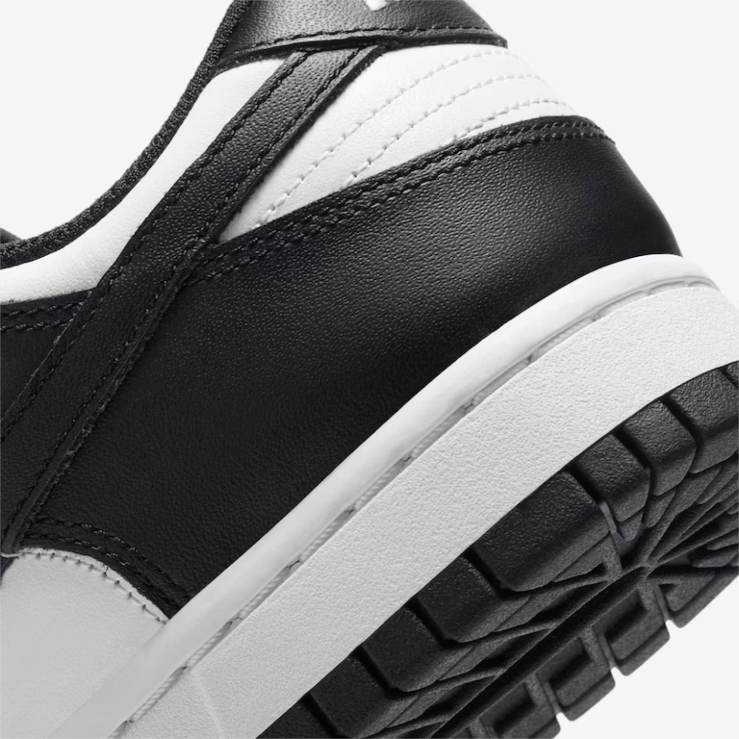 Basket Dunk Low Panda Femme